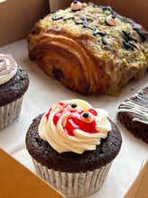 Load image into Gallery viewer, 2 x Halloween box of treats
